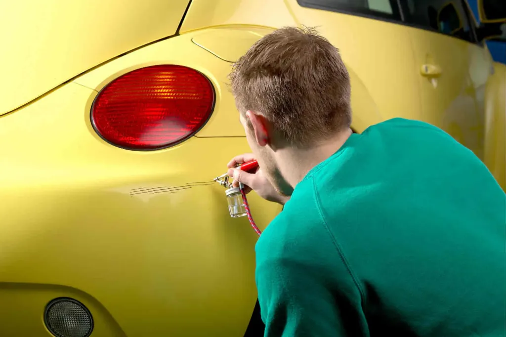 Comment atténuer les rayures profondes sur une carrosserie de voiture ?
